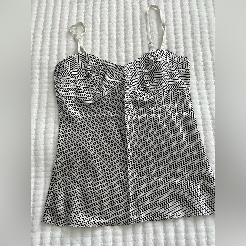 Express Monochrome Hexagon Pattern Top